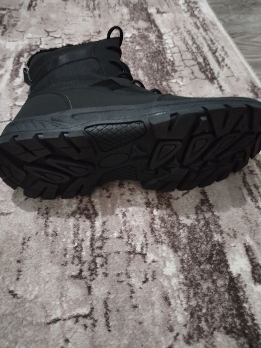 Тактически подплатени зимни кубинки. ТОП цена 70лв.