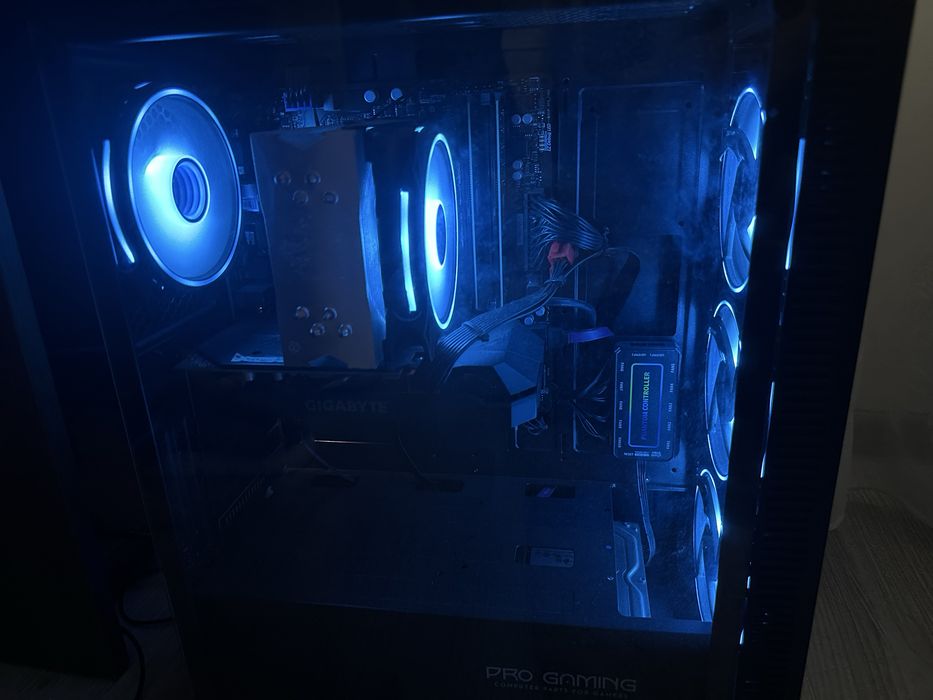 Vand pc pentru gaming