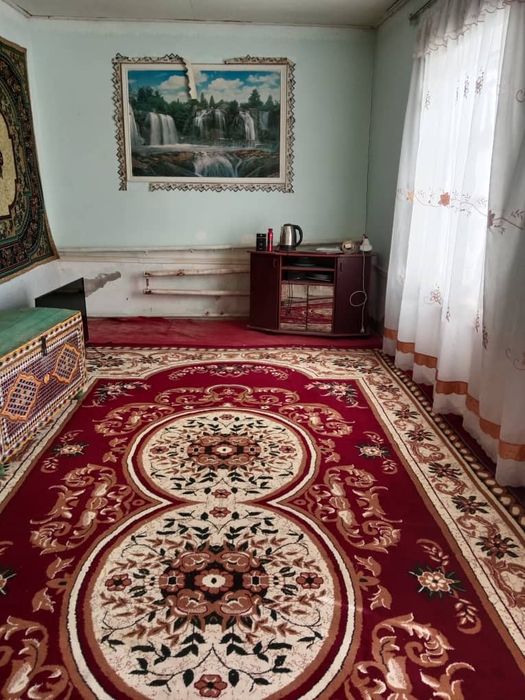 Уй сотилади 8 хонали ва 6 сотик