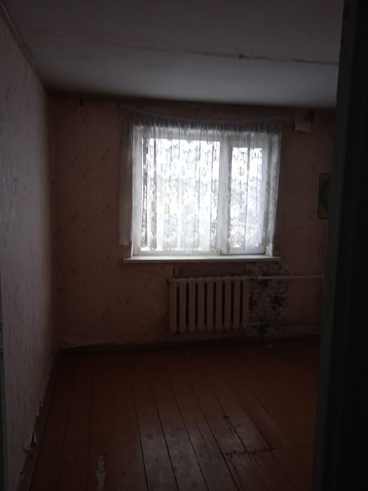 Продам трёхкомнатную полублагоустроенную квартиру , возможен обмен .