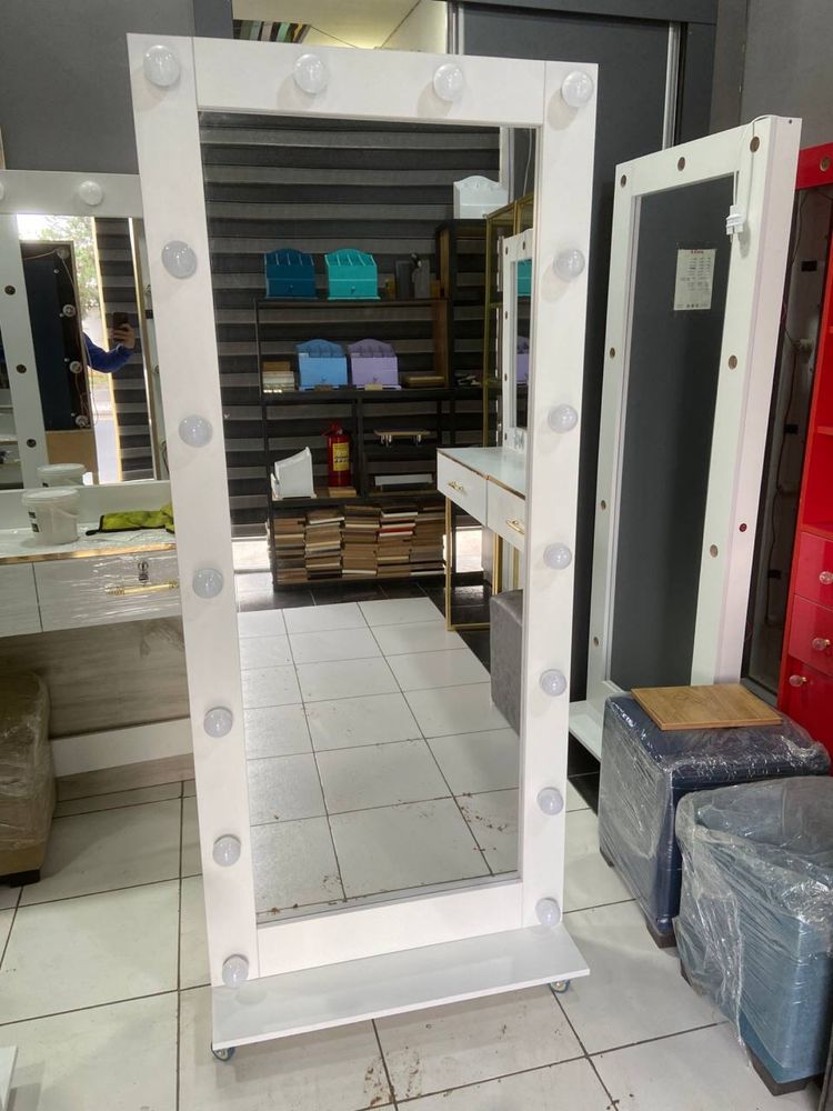 Salon uchun mebil zerkaloled