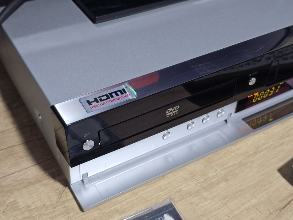 Combo player LG V192h, dvd ,vhs recorder vcr , hdmi, stereo hifi