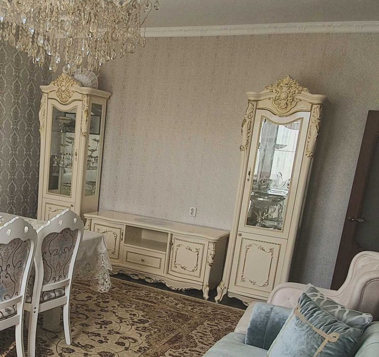 Продаётся тв группа из трёх единиу в отличном состоянии