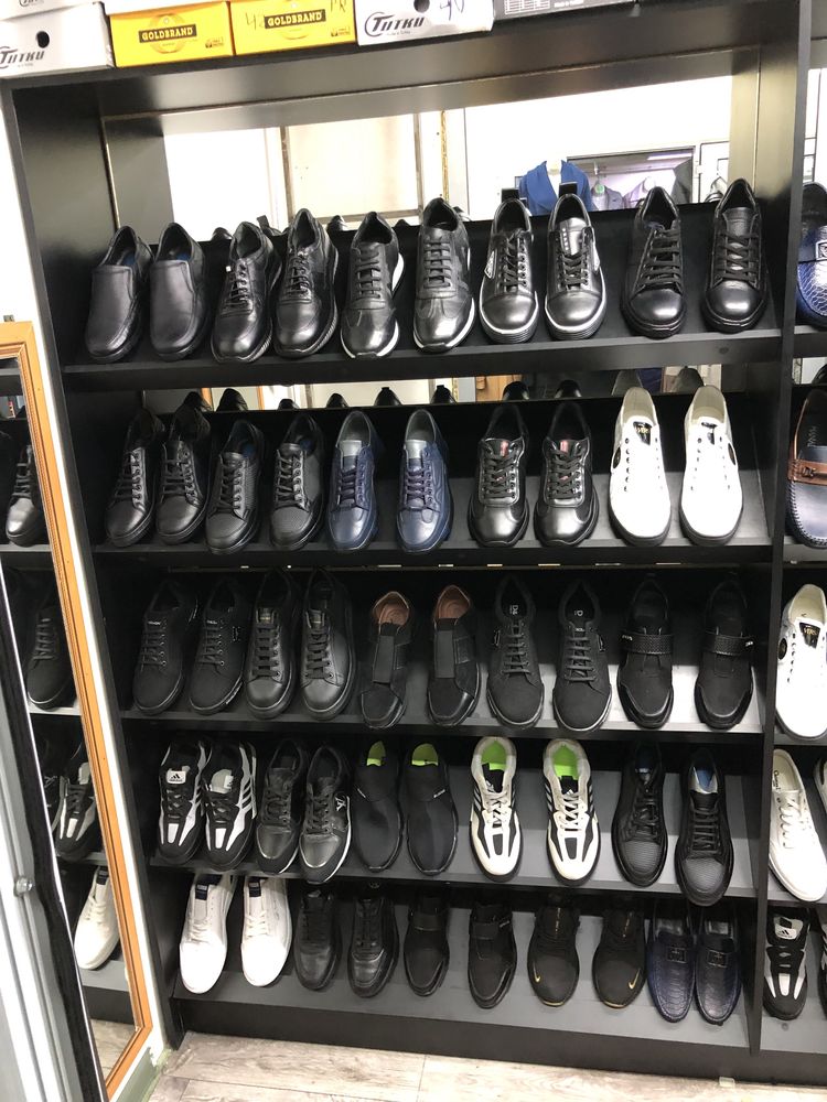 С связи с закрытием магазина распрадается обувь по низкой цене(300пар)
