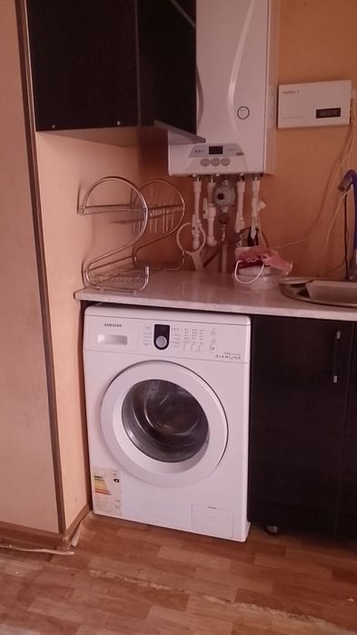 Элитний домда жойлашган 3 хонали квартира ижарага берилади