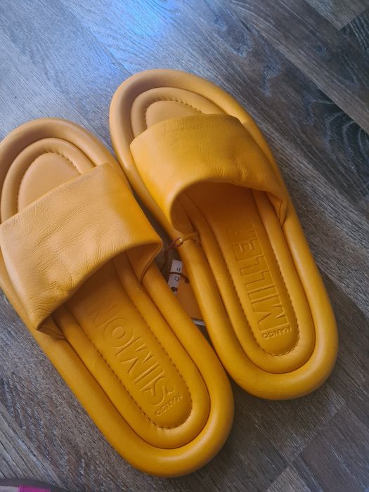 Papuci piele Mango