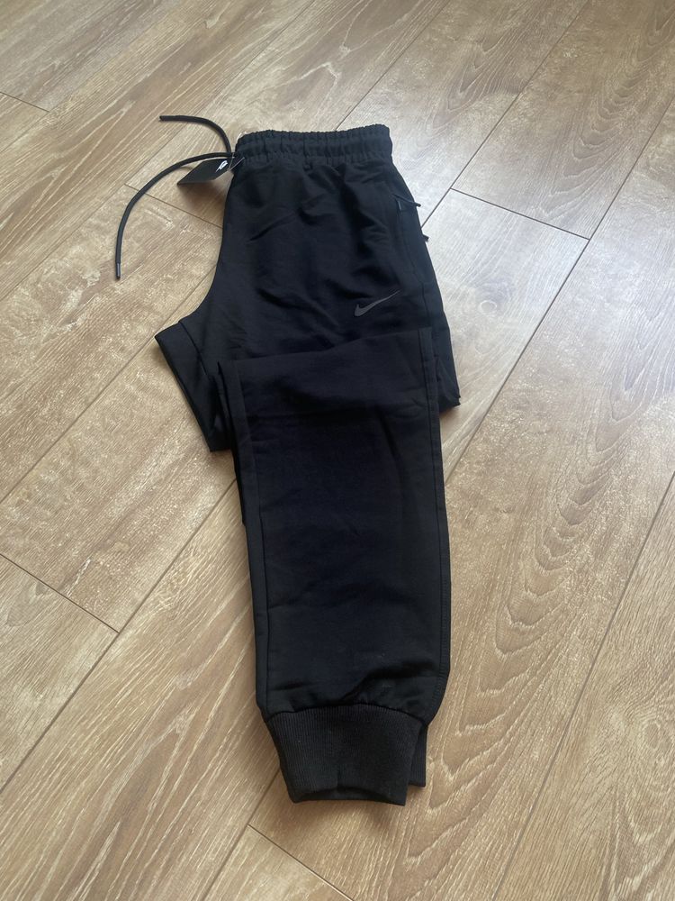 Pantaloni Trening Nike marimea M,L,XL,XXL