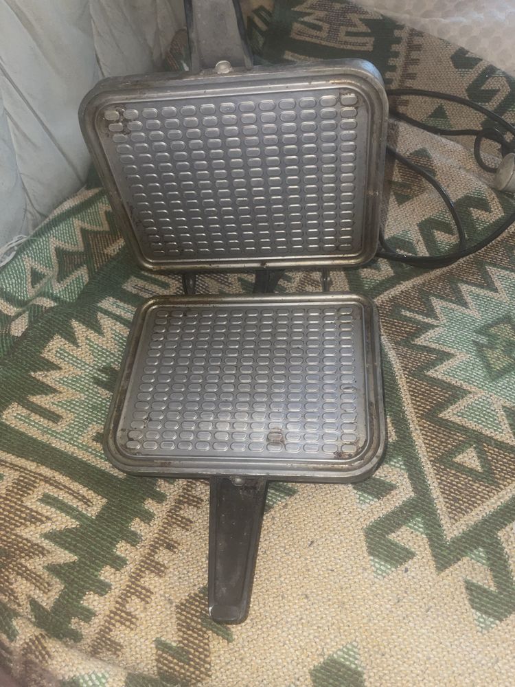 Продам вафельницу СССР