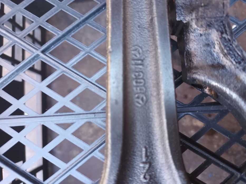 Части за мерцедес 250 тди