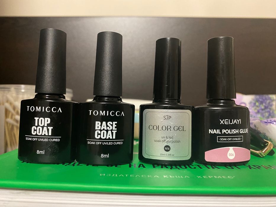 Четири броя гел лакове( топ и база, розов, черен) uv и led