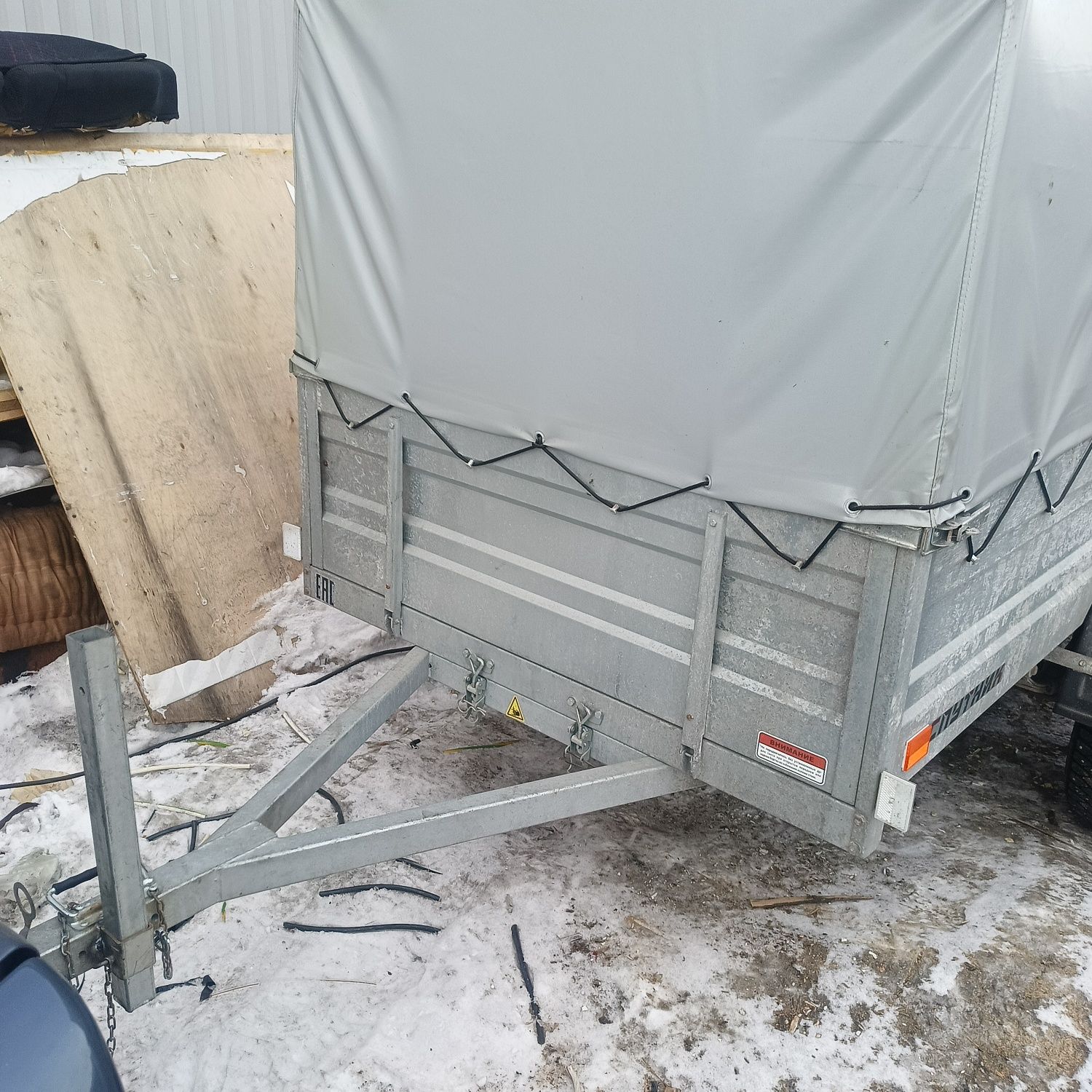 Продам прицеп в хорошо состаянье