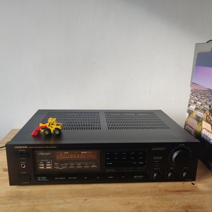 Amplificator/amplituner/ Onkyo quarttz TX-7520