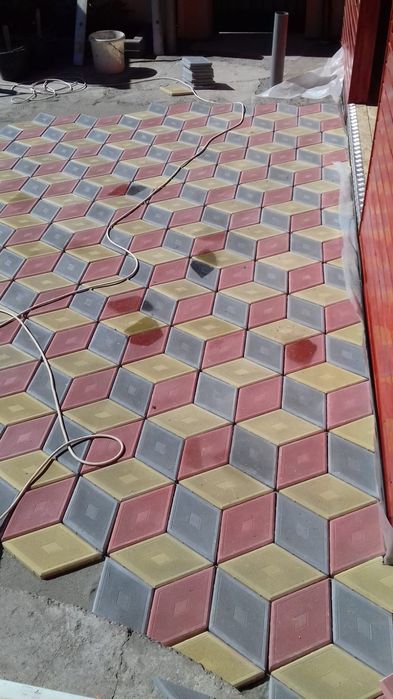 Pavele si Pavaje Productie si Montaj diferite modele si culori
