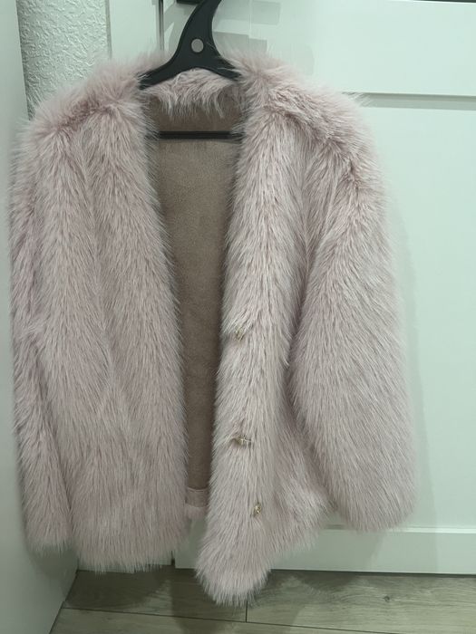 Куртки женские продам