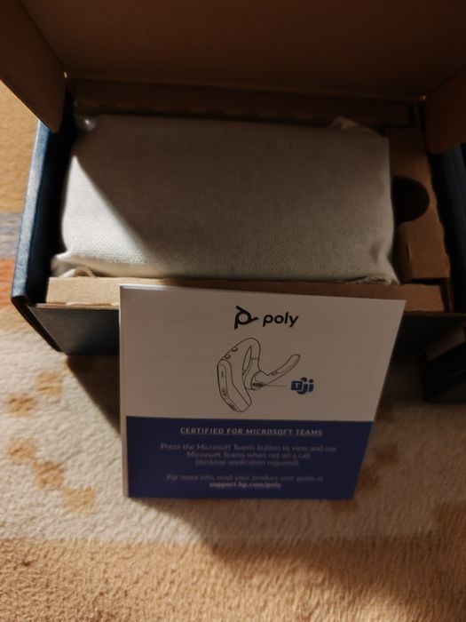 Casca Poly voyager legend 50 uc absolut noua sigilată