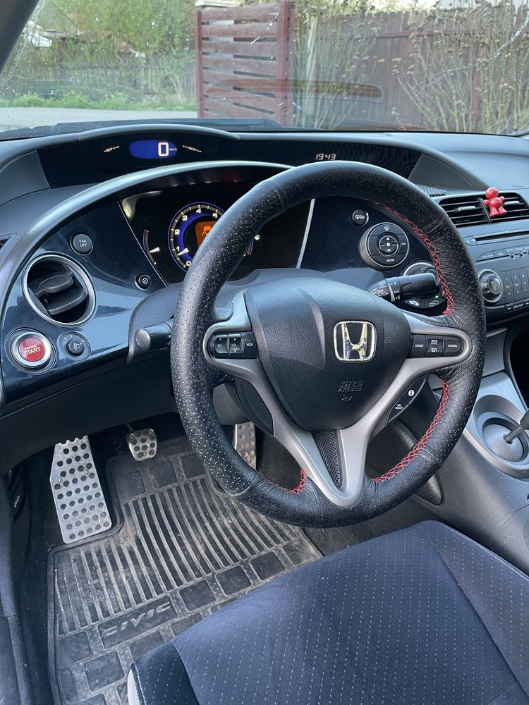 Honda civic VIII 1.8VTEC- Exemplar de Excepție cu Motor Fiabil!