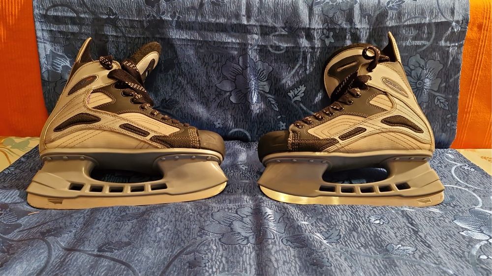 Patine de gheata Tecno Pro Toronto nr 43 in stare foarte buna