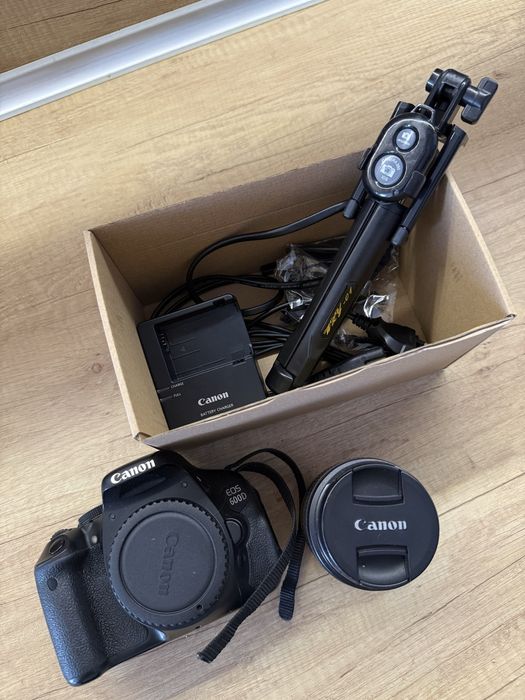 Canon EOS 600D фотоапарат