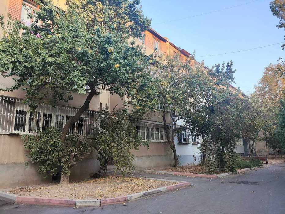 3-х комнатная в Юсуфа Хос Ходжиба (улучшеная) ID: 4100