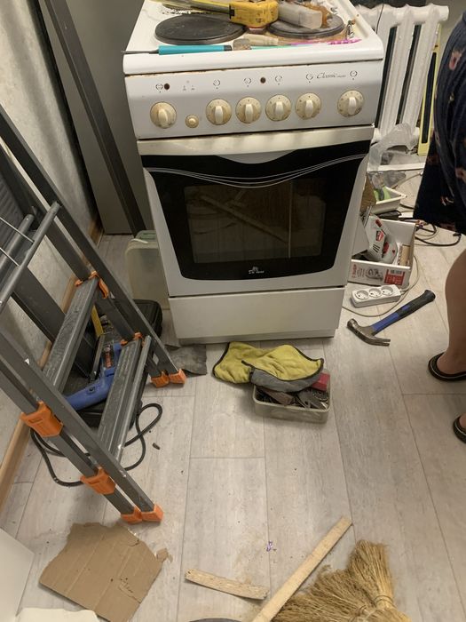 Продам электро плиту