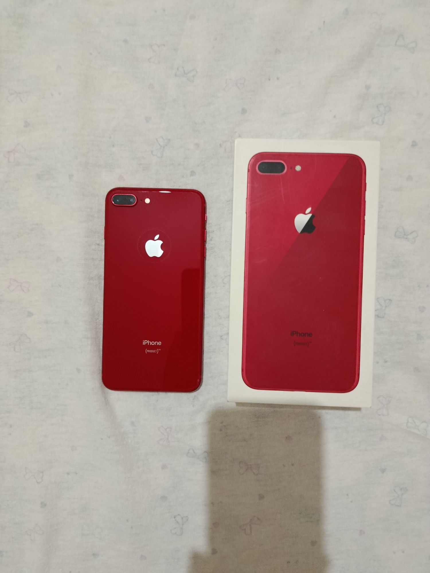 Iphone 8 plus Red продается в отличном состояние