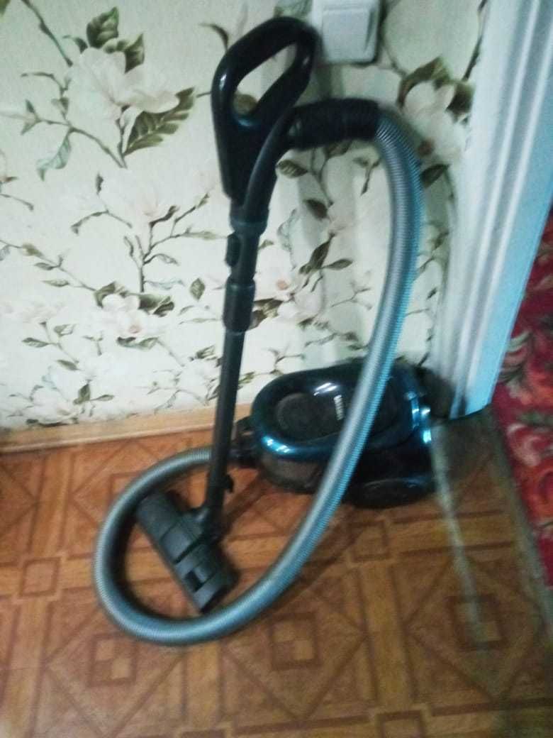 Пылесос Samsung со стаканом