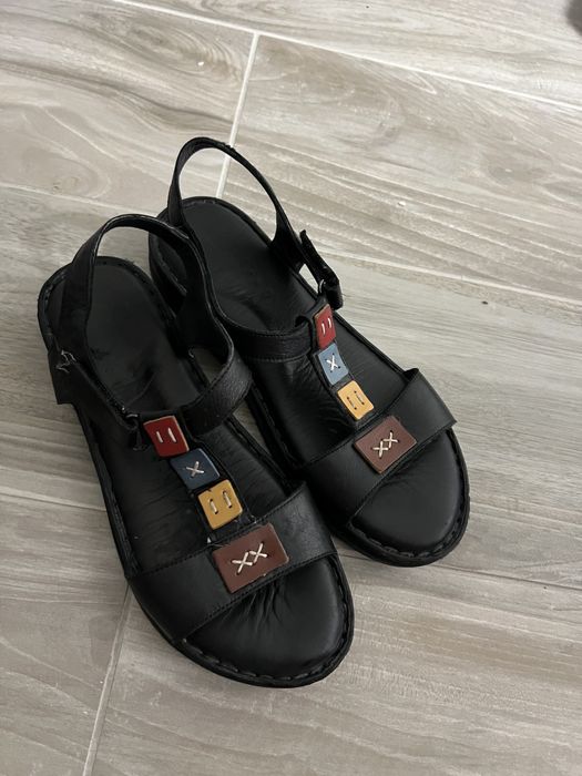 Sandale dama marinea 37, din piele, in stare foarte buna