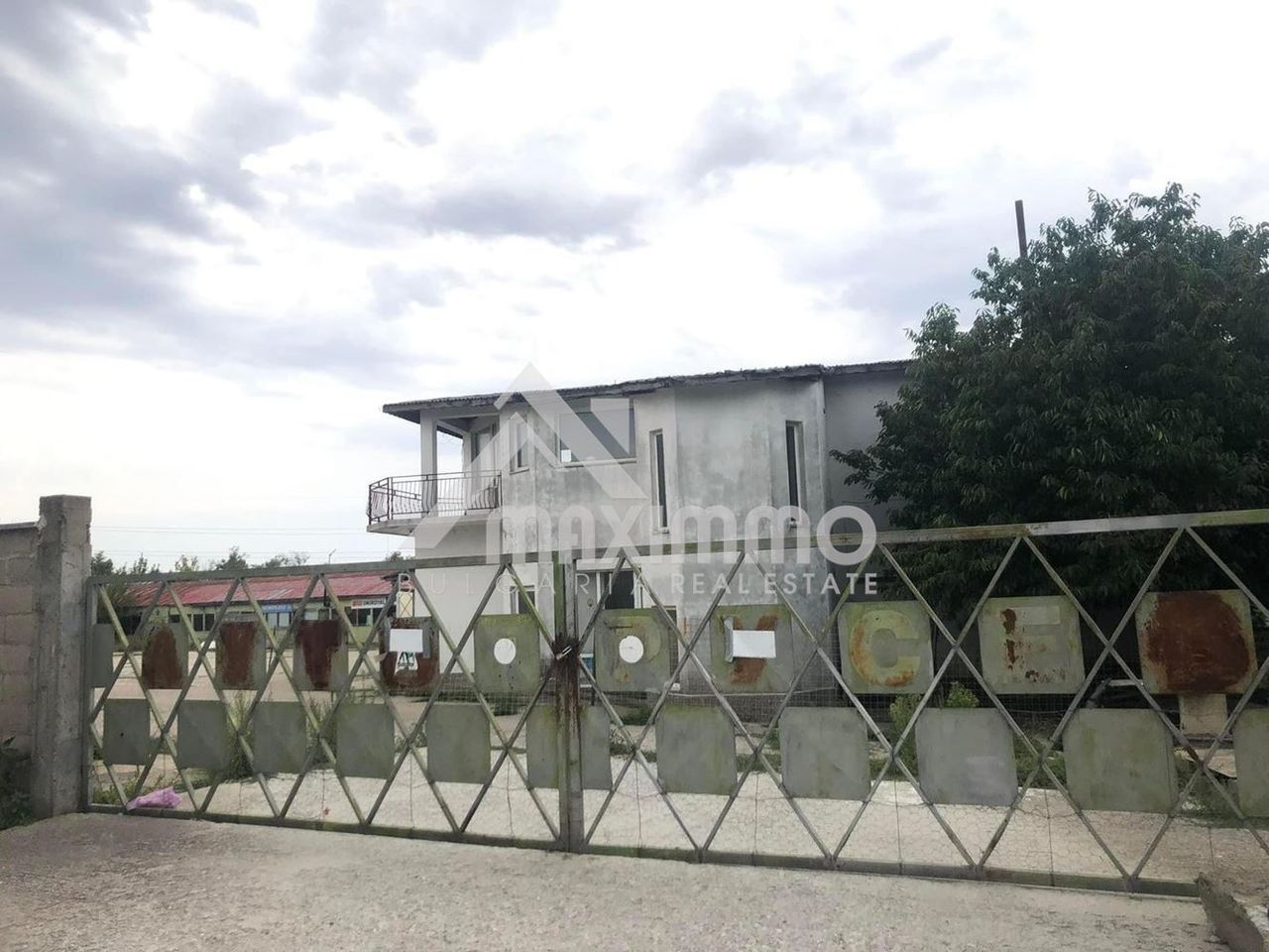 Продава се Къща в Добрич, Промишлена зона - Север - 545 кв.м за 245 €/кв.м - Снимка #1