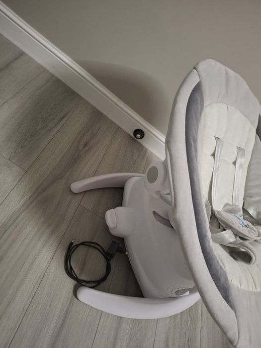 Leagan electric bebelusi / Balansoar Caretero