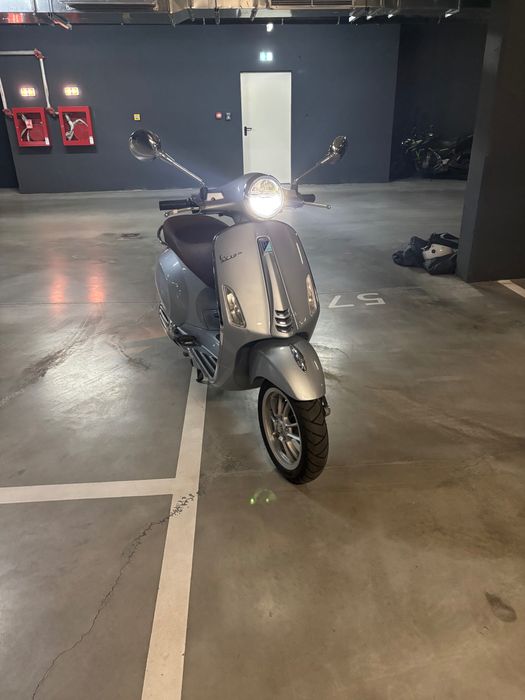 Vespa Primavera 50 - 2023 - unic proprietar - aproape noua