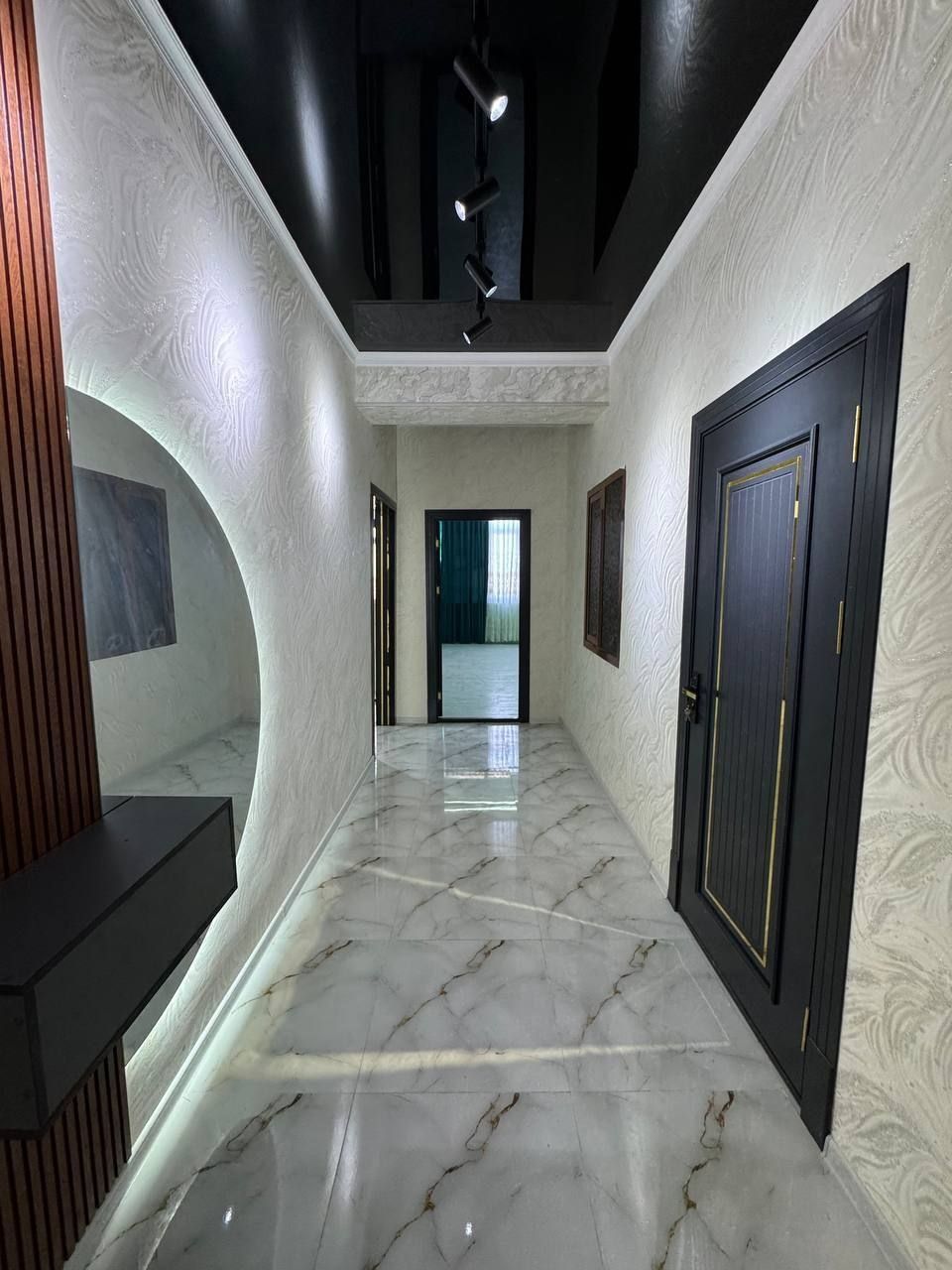 2-xonali qilingan 8-qavatda 62m² kvartira sotiladi.
8-qavatli Liftli d