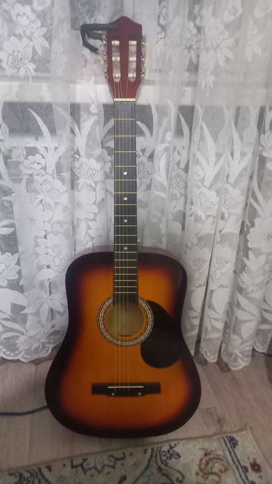 Продам гитару новую в упаковке!