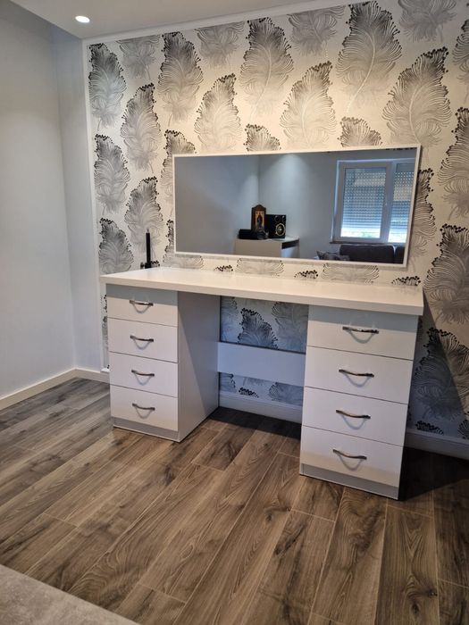 Masa makeup cu oglinda