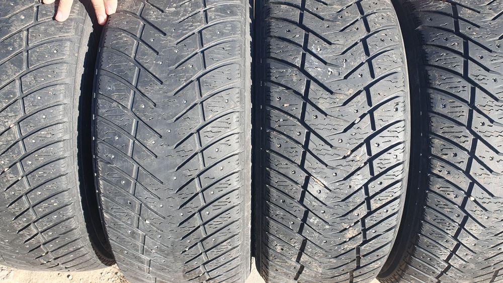 215 55 R17 комплект зима Yokohama