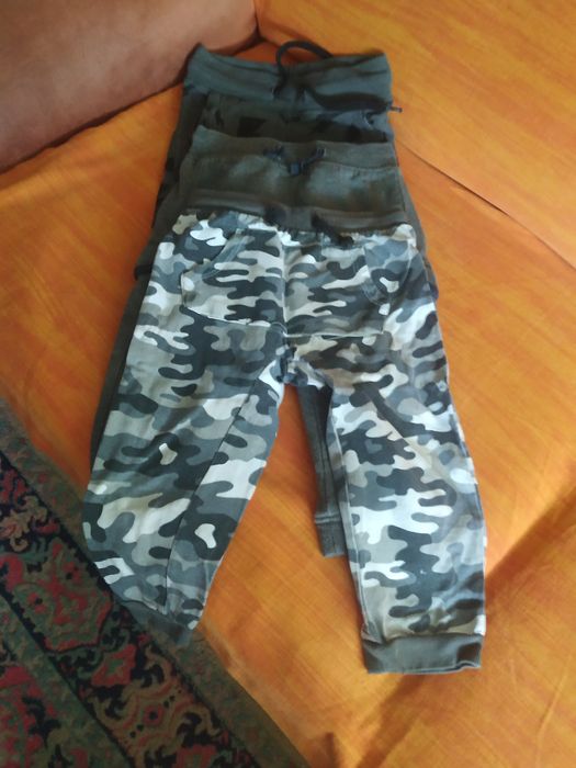 Vând  bluze,rolinguri și pantaloni 80-98