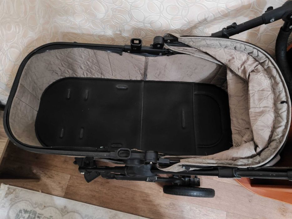 Коляска в отличном состоянии
