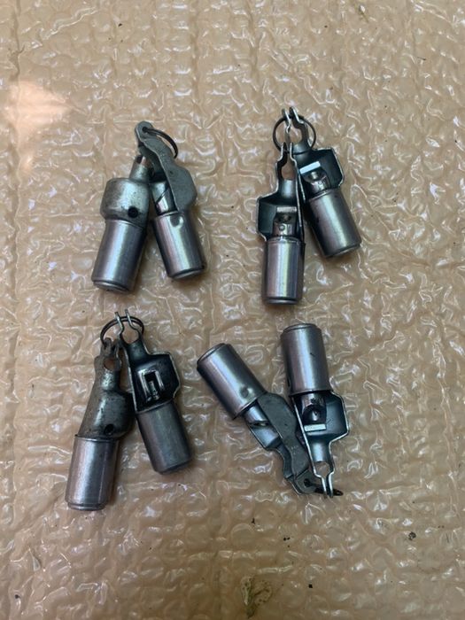 Vand butuci usa pt Dacia 1300-fara cheie