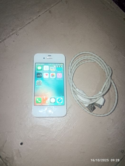 iPhone 4s holati yaxshi kabel bor Siniqlar yoʻq