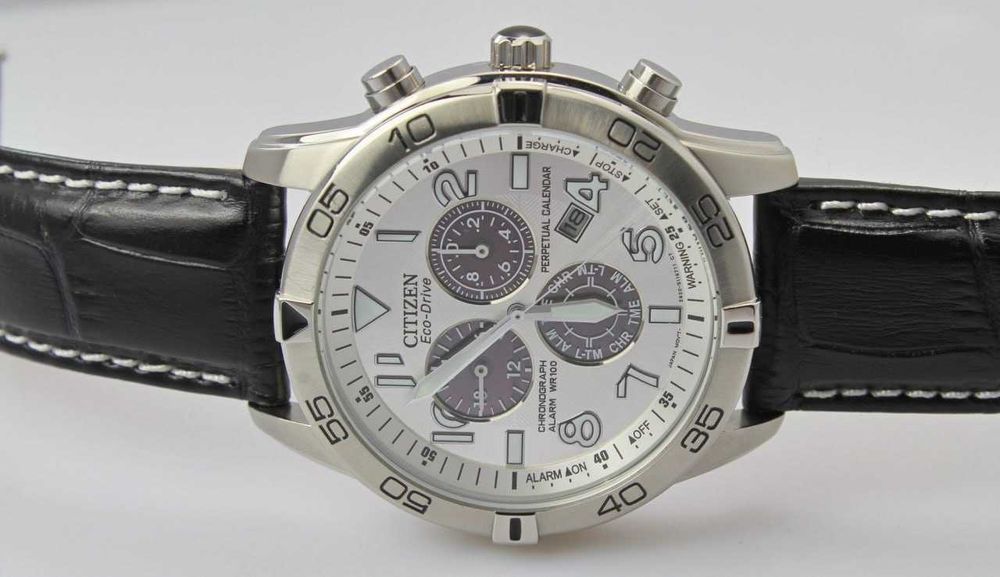 Часы Citizen Perpetual Calendar Chronograph Eco-Drive BL5470-14A