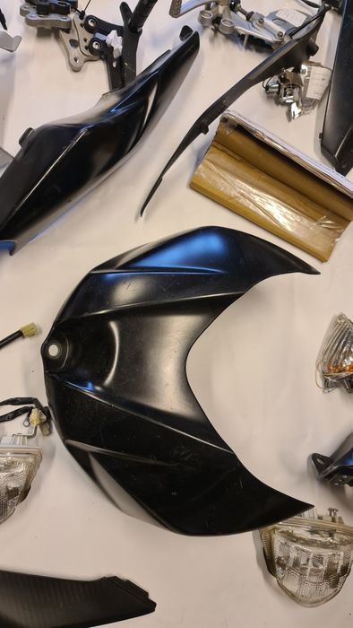 Suzuki GSXR 1000 k7 K8 2007 2008 carena aripă scărițe stop cadru bord