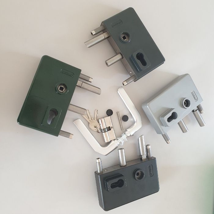 Incuietoare aplicata porti pietonale, broasca gri, feronerie portI