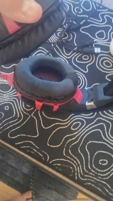 Caști gaming cu lumini