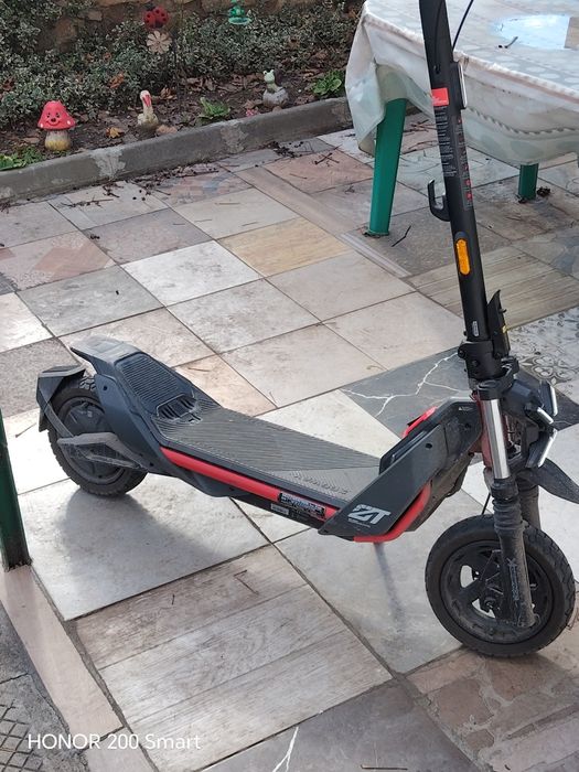 Тротинетката Segway ZT3PRO