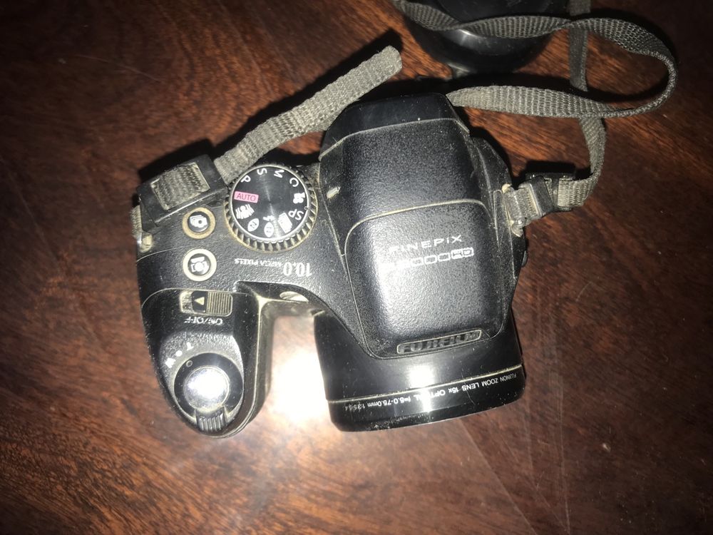Fujifilm (finepix s2000HD) 10 mp, 15 zoom. рабочий