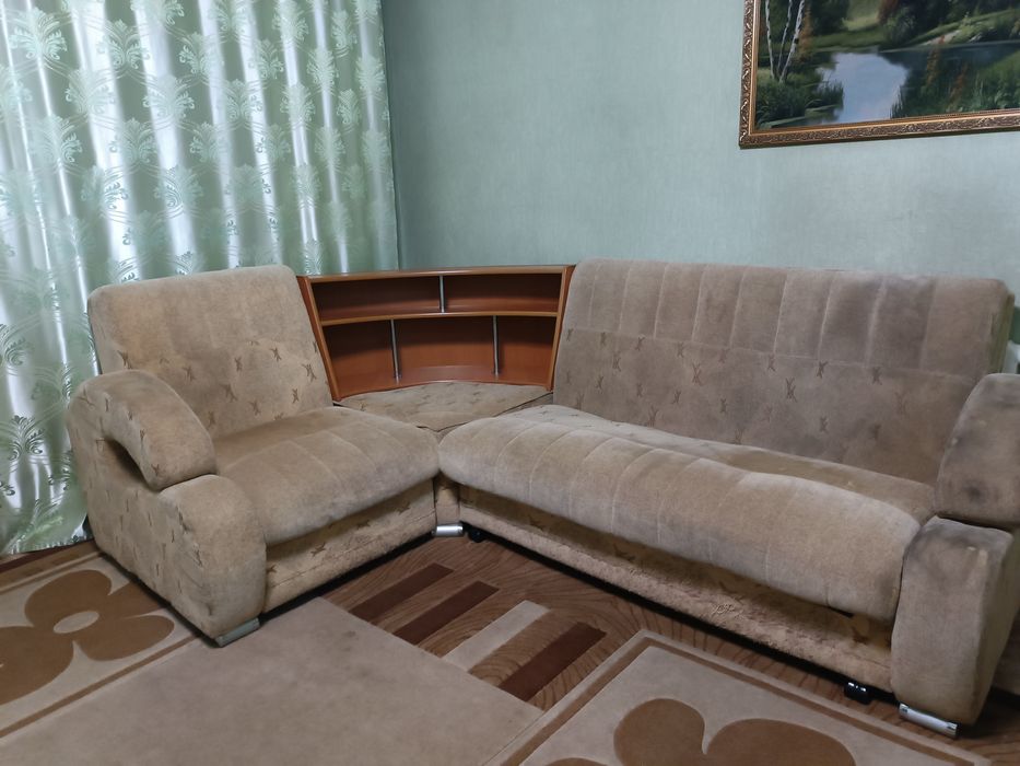 Продам диван в хорошем состоянии.