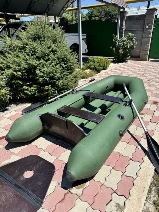 Надувная лолка Барс 2800