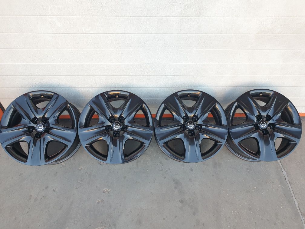 Оригинални железни джанти с тасове за ОПЕЛ OPEL R17 5x105 ET42 7J