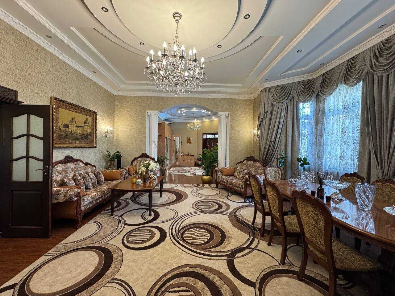 Мирабадский район ул. Катта Мирабад ДОМ 7,3 сотки 360м2
