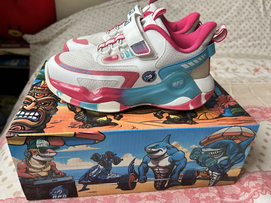 Apj маратонки / Анди студио