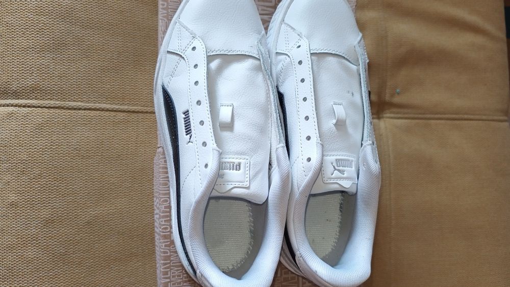 Vand adidas de dama  Puma